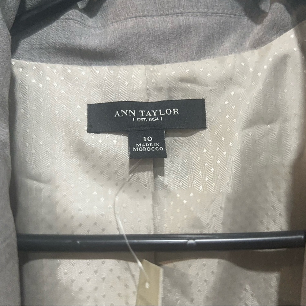 Women’s jacket - Picture 2 of 2